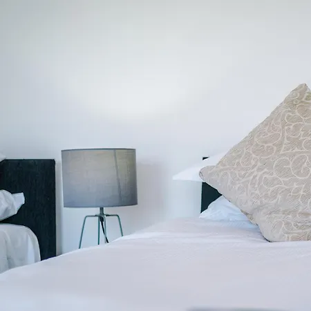 Dom wakacyjny Sleeps 10, 5 Beds, Free Parking, Contractors *